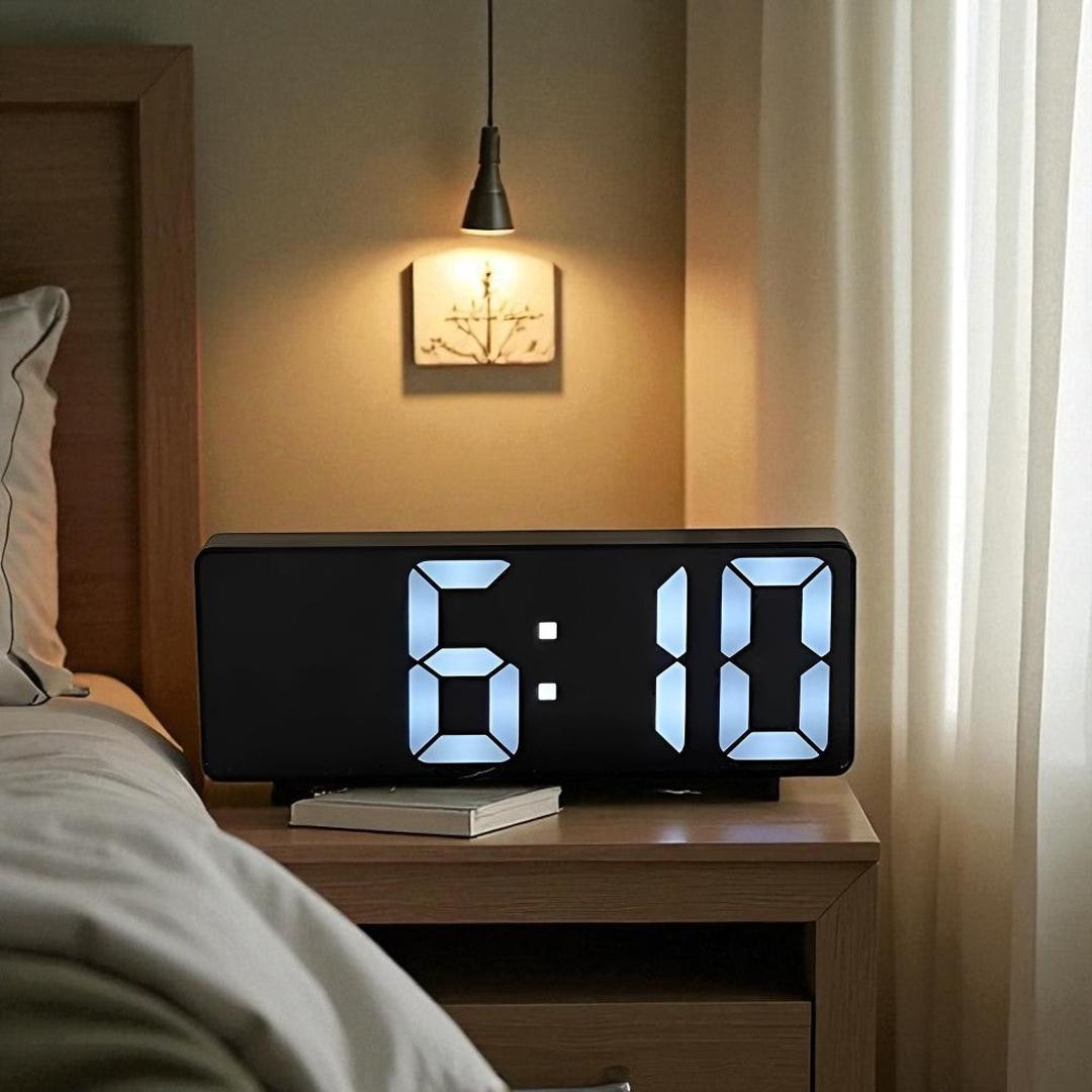 Budzik LED Z Lustrem Do Sypialni Z Funkcją Drzemki I Temperaturą