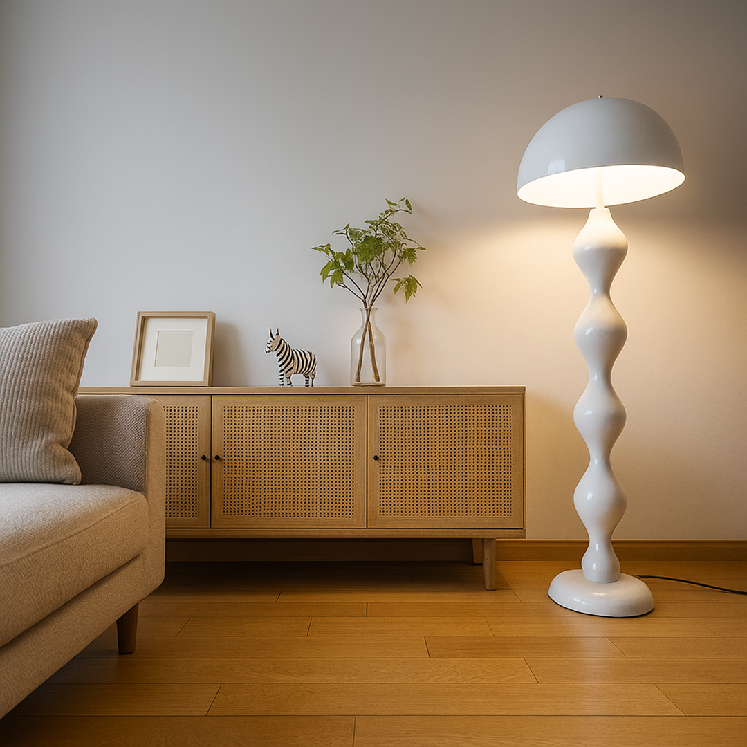 Skandynawska Smukła Metalowa Lampa Podłogowa