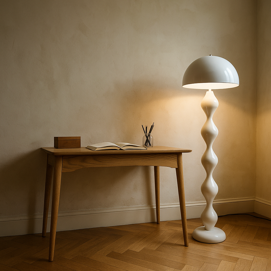 Skandynawska Smukła Metalowa Lampa Podłogowa