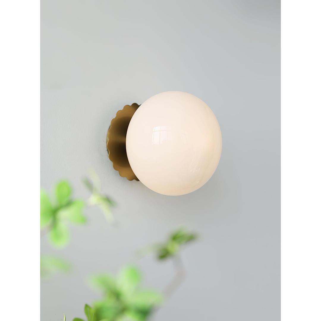 Nowoczesna Lampa Ścienna Ze Szklaną Kulą