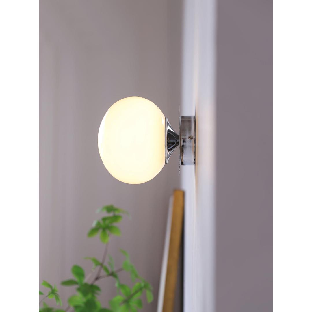 Nowoczesna Lampa Ścienna Ze Szklaną Kulą