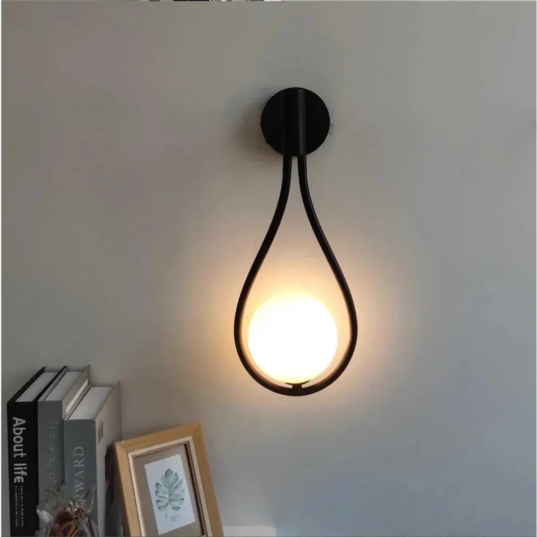 Nowoczesna Metalowa Lampa Ścienna W Kształcie Kropli