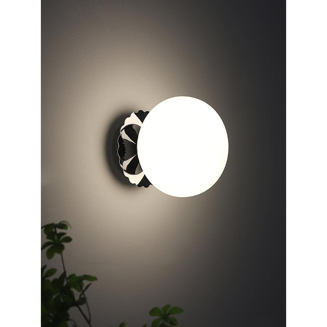 Nowoczesna Lampa Ścienna Ze Szklaną Kulą