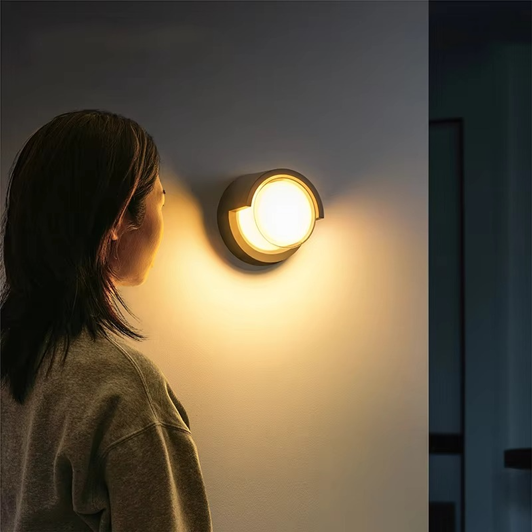 Zewnętrzna Lampa Ścienna Z Czujnikiem Ruchu
